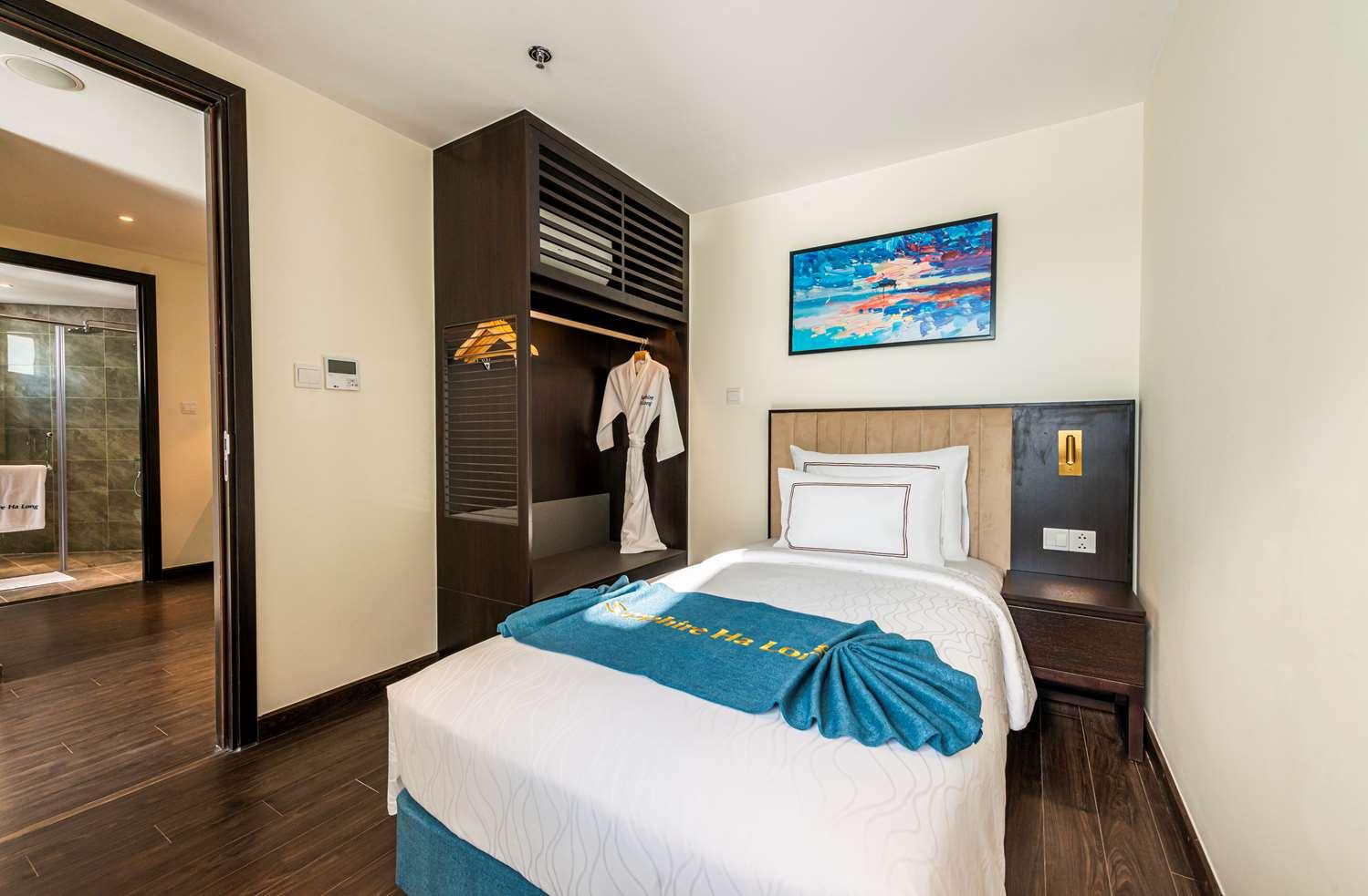 Western Premier Sapphire 5* Hạ Long
